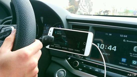 开车玩手机将被重罚 澳大利亚推新法规
